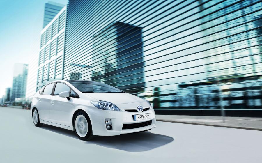  Toyota Prius Plug-In Hybrid Concept 2009 года  (фото 2 из 18)